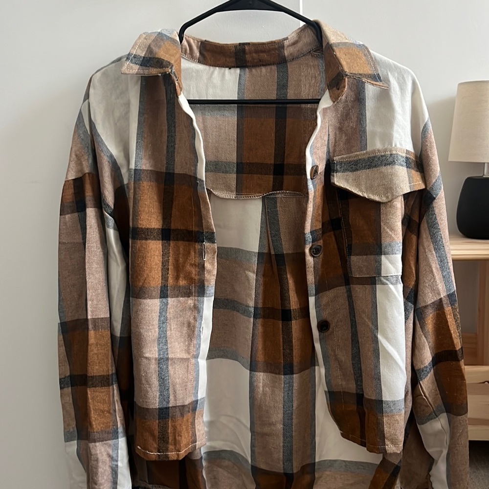 Women’s Button Front Plaid Overshirt Short Jacket